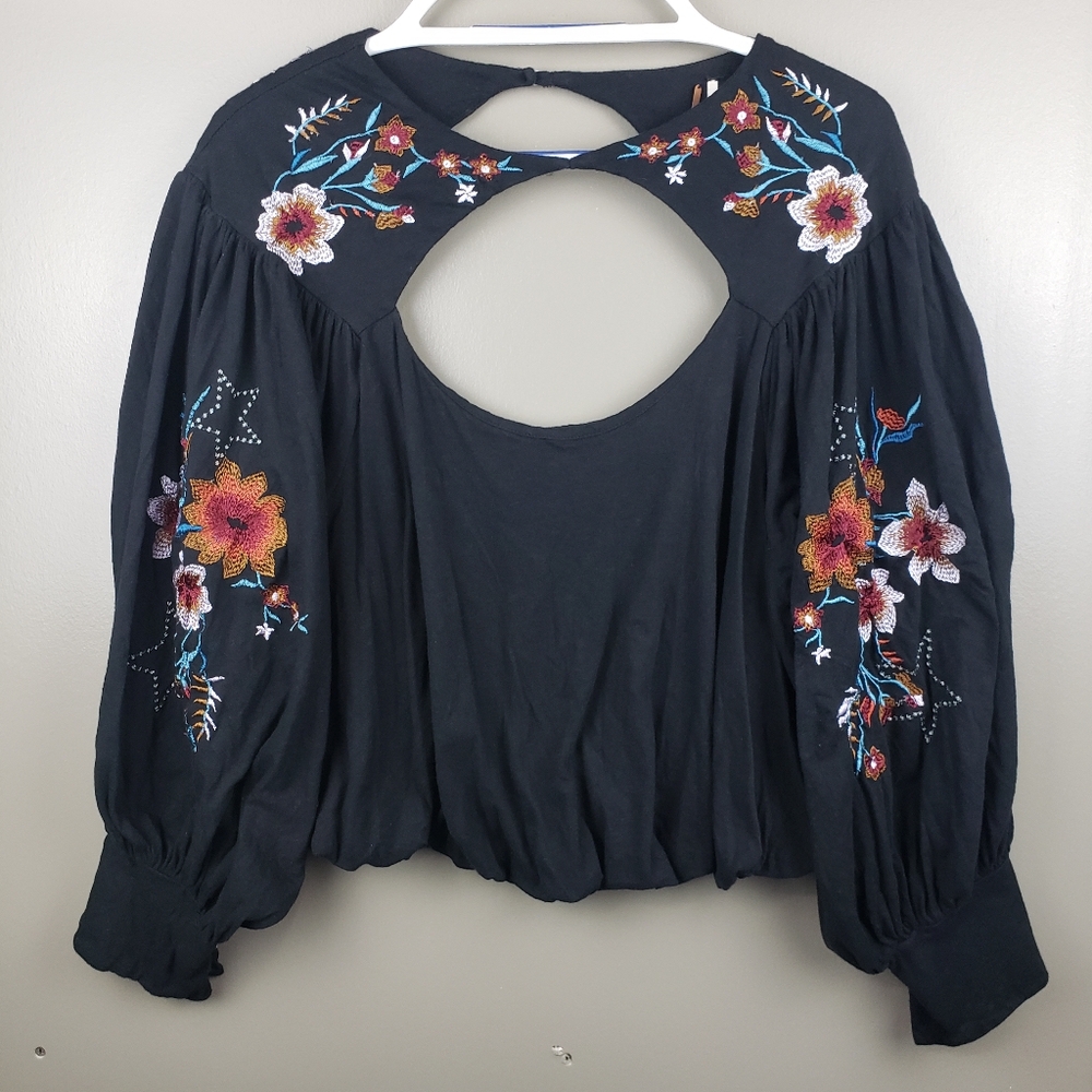 Free People Black Embroidered Cropped Top Size Small Balloon Sleeve Cotton Linen